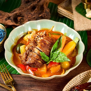 Kaeng Phed Ped Yang (G)(Duck Breast) S 6 Serving