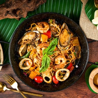 Spaghetti Seafood Tom Yum Sauce M 10 Serving