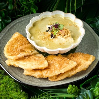 Thai Green curry with Roti (40 pcs and 150oz. curry sauce)