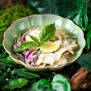 (L) Pho
